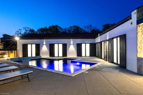 Villa Primus — 5-Star Luxury Hotel in None, Croatia