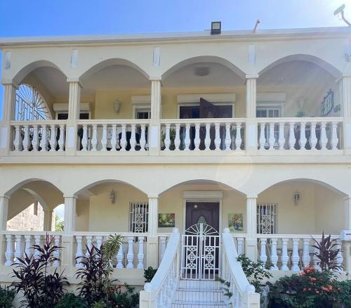 Cozy And Convenient Stay Near Beach Airport And More 21278495 — Koolbaai