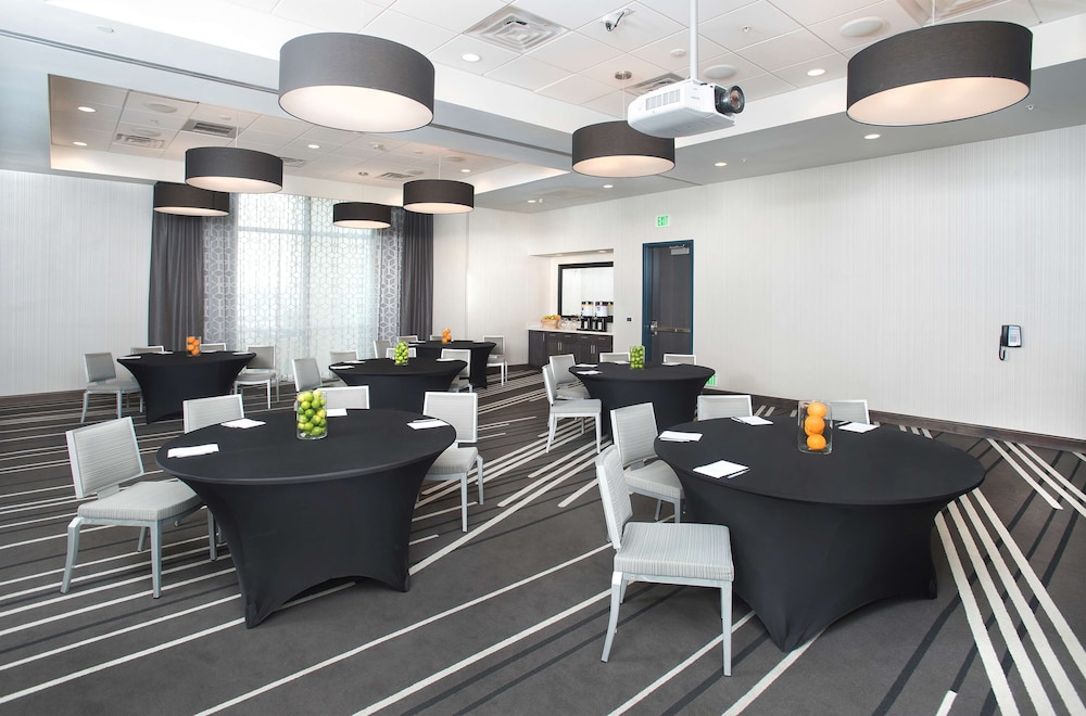 Hampton Inn & Suites LAX El Segundo - photo 40