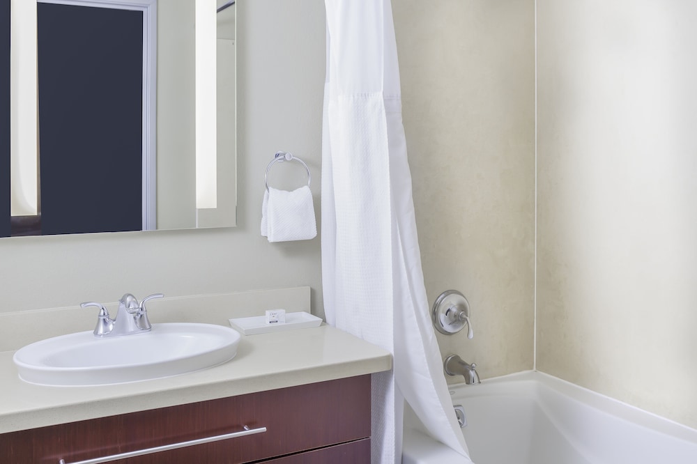 Staybridge Suites: Las Vegas Stadium District by IHG - photo 42