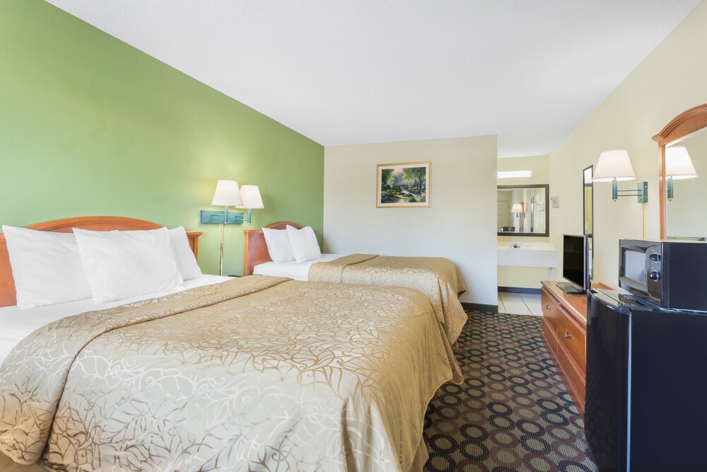 Economy Inn - photo 6