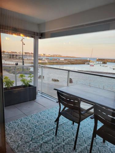 Grande Studio Vue Mer Proche Embarcadere in Quiberon, France