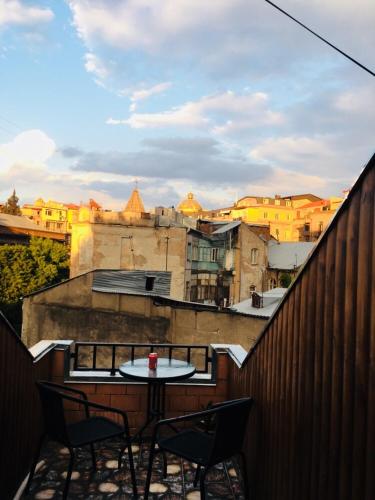 Beautiful Apartment on Atoneli