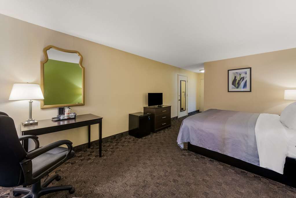Quality Inn Saint Louis Airport - photo 23