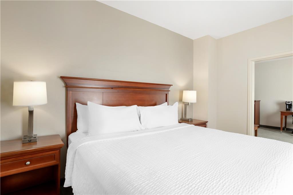 Best Western Plus Executive Hotel & Suites - photo 22