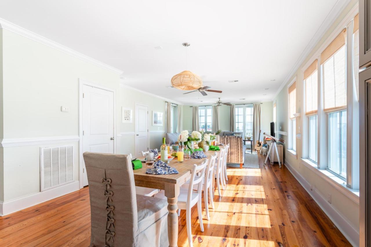Sea Shell by Avantstay Breezy Beachside Getaway w Rooftop Deck & 6 BRs - photo 6