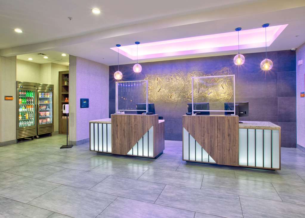 La Quinta Inn & Suites by Wyndham Dallas Fairpark - photo 14