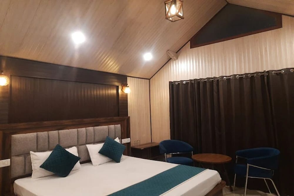 Rustic Woodz - carbon neutral hotel in Shimla