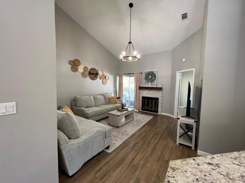 Mid City Condo — 4-Star Luxury Hotel in Huntsville, United States