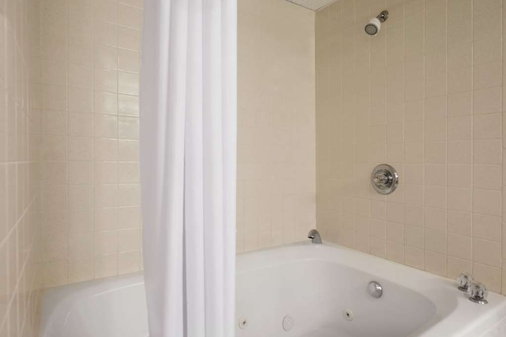 Days Inn by Wyndham Grayling - photo 5