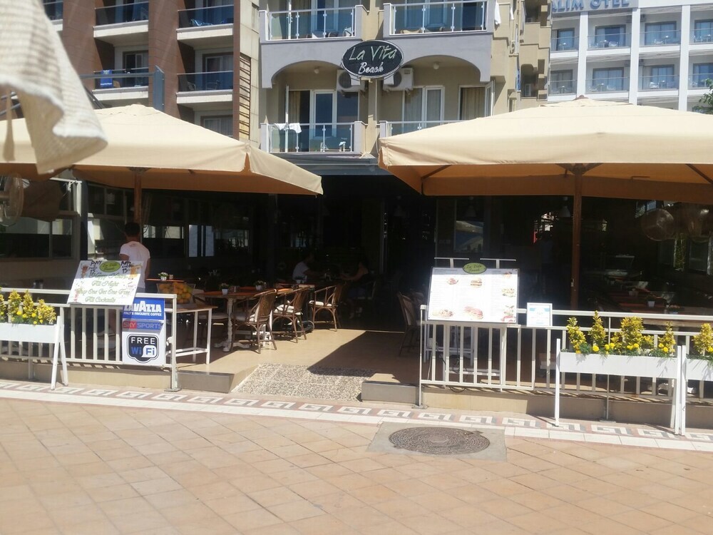 La Vita Beach Hotel pet-friendly hotel Marmaris