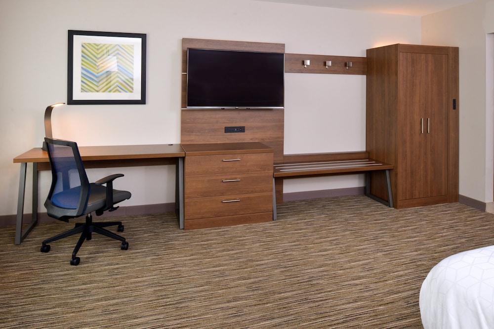 Holiday Inn Express & Suites Ottumwa by IHG - photo 9
