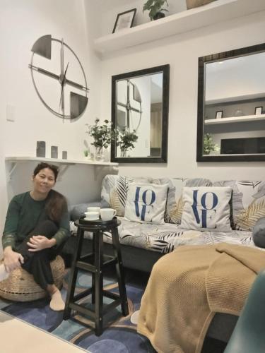 Cozy New 1BR Fame Residences Condo with Balcony — 4-Star Luxury Hotel in Manila, Philippines