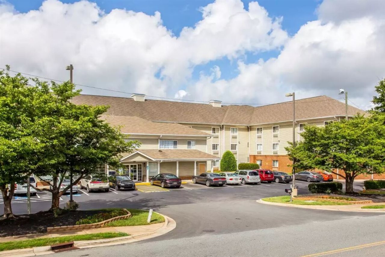Suburban Studios near University of North Carolina Charlotte - photo 2