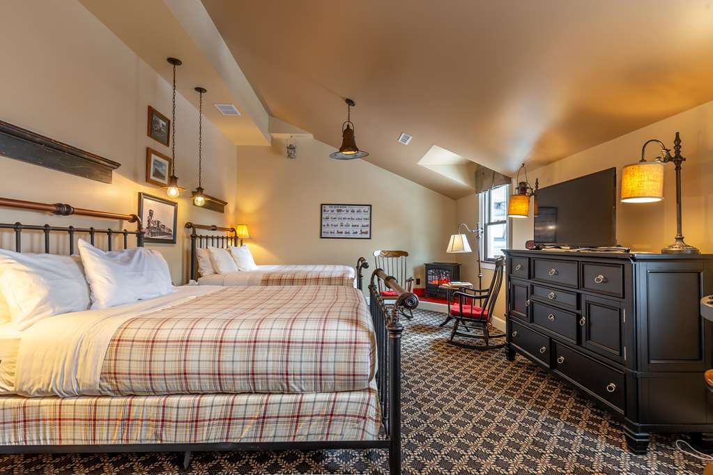 Steele Mansion - photo 11