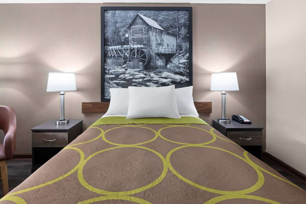 Super 8 by Wyndham Bridgeport Clarksburg Area - photo 11