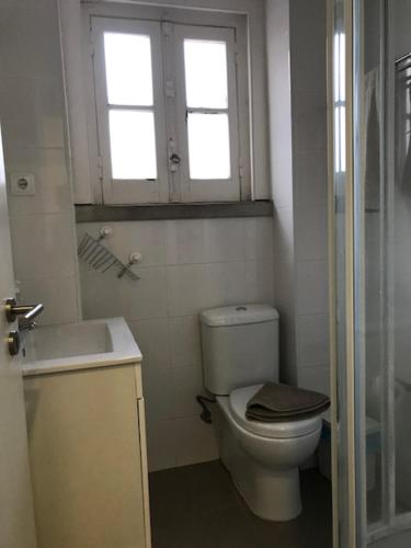 Fantastic 1 Bedroom Apartment at Roma Avenue 1B