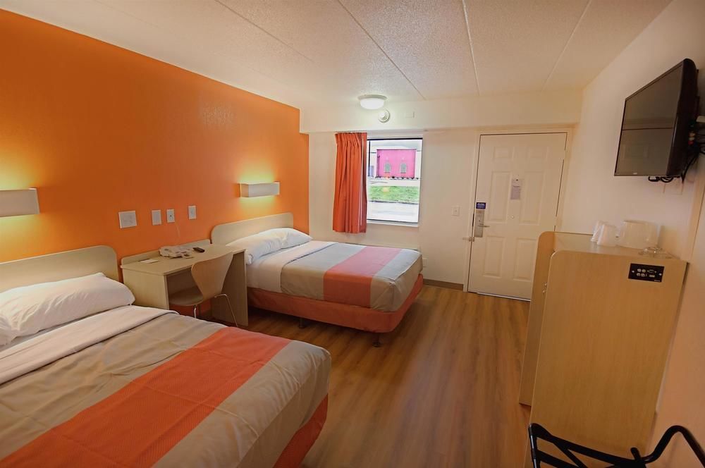 Days Inn by Wyndham Charleston WV - photo 11