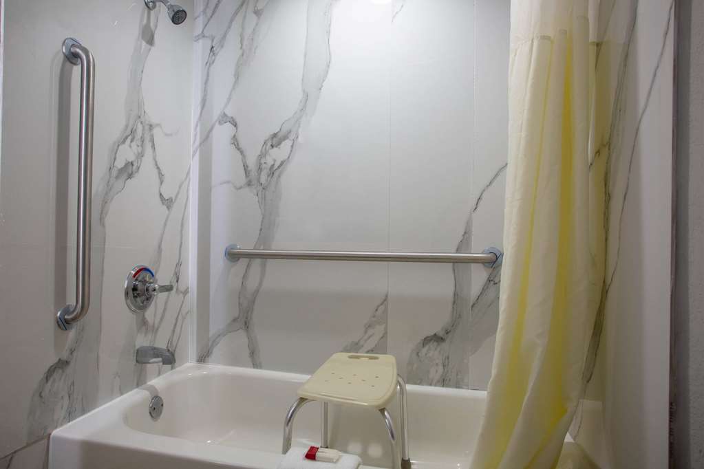 Days Inn by Wyndham Mobile I 65 - photo 14