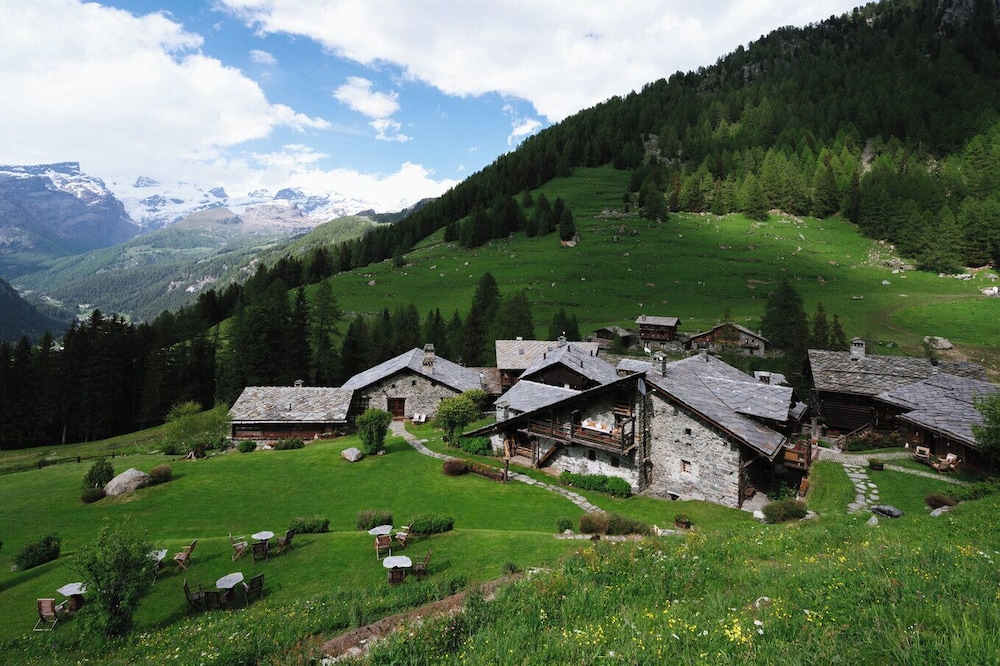 Hotellerie De Mascognaz in Ayas, Italy