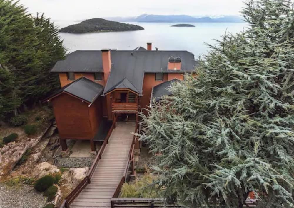 Catalonia Sur Aparts & Spa in San Carlos De Bariloche, Argentina