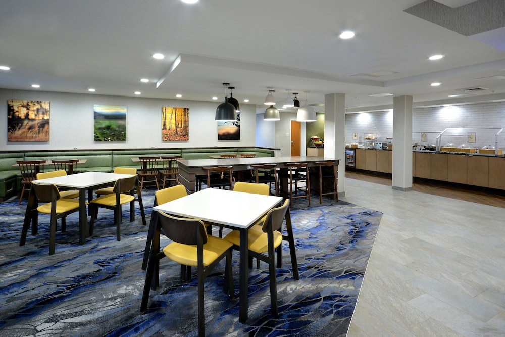 Fairfield Inn by Marriott Greensboro Airport - photo 24