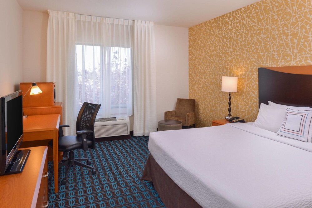 Fairfield Inn & Suites by Marriott Santa Maria - photo 20
