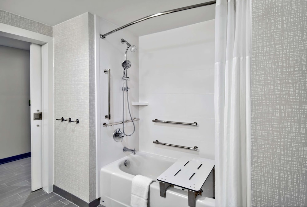 Hampton Inn by Hilton Abingdon - photo 17