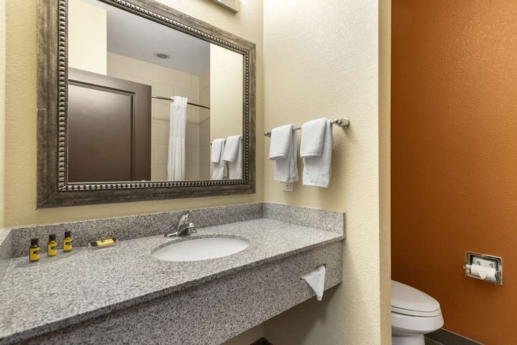 Best Western Plus Longhorn Inn & Suites - photo 14