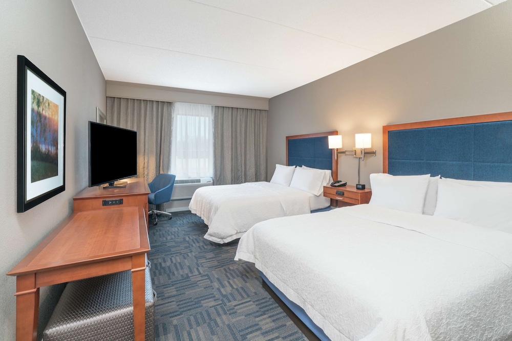 Hampton Inn & Suites Newburgh Stewart Airport - photo 10