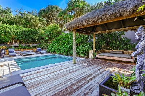 Balinese Beach House Sunshine Beach — 4-Star Luxury Hotel in Sunshine Beach, Australia
