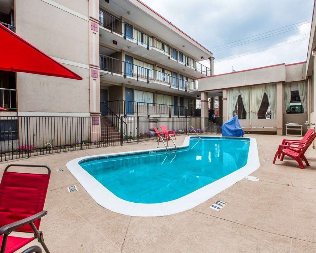 Econo Lodge Atlanta College Park - photo 24