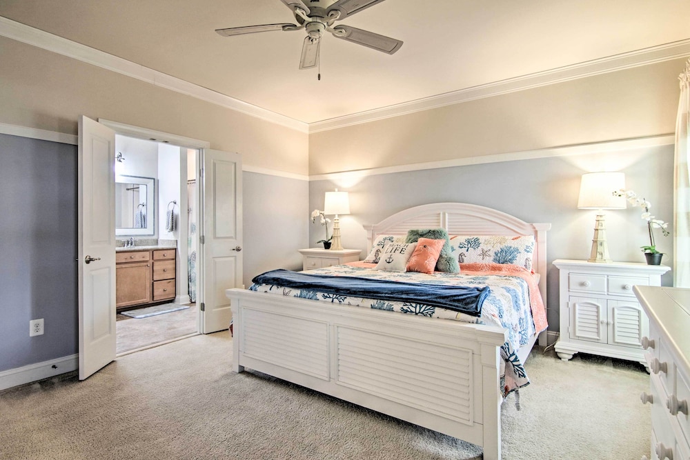 Resort Amenities & Screened Porch: Ocean View Home - photo 21