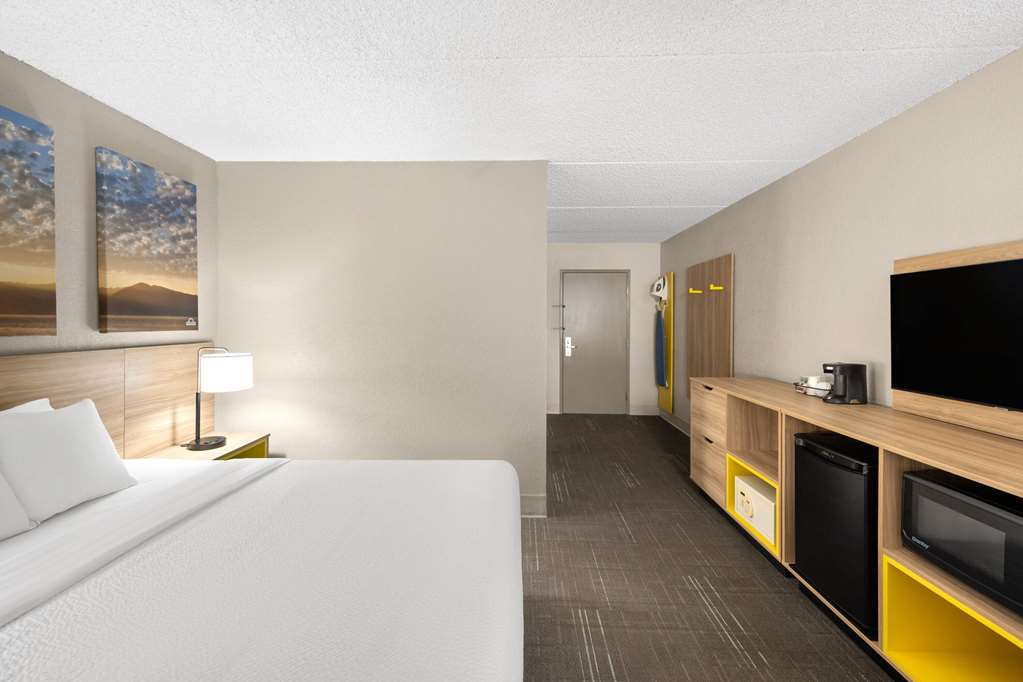 Days Inn & Suites by Wyndham Bozeman - photo 19