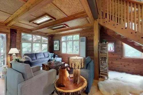 Hale Hapu'u — 4-Star Luxury Hotel in Volcano, United States