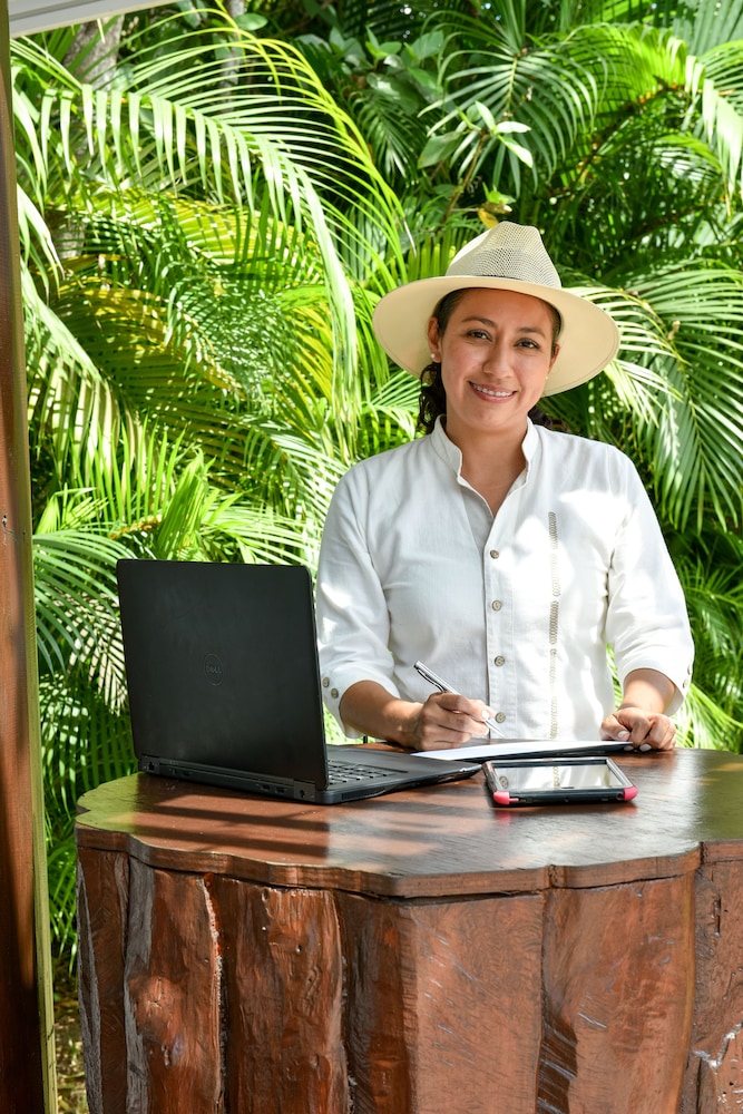 Concierge desk