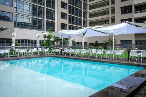 Jordan's Luxe Apartments — 4-Star Luxury Hotel in Johannesburg, South Africa