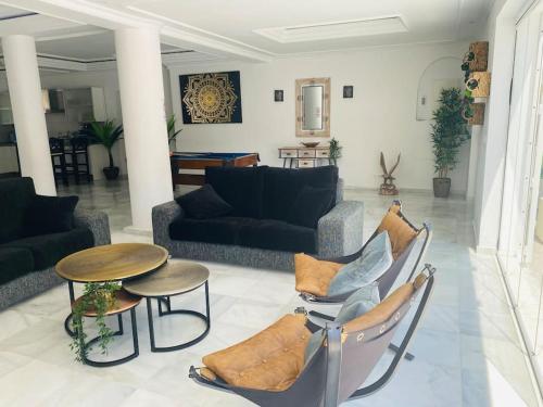 Sunny Villa Mijas with large pool free parking — 4-Star Luxury Hotel in Malaga, Spain