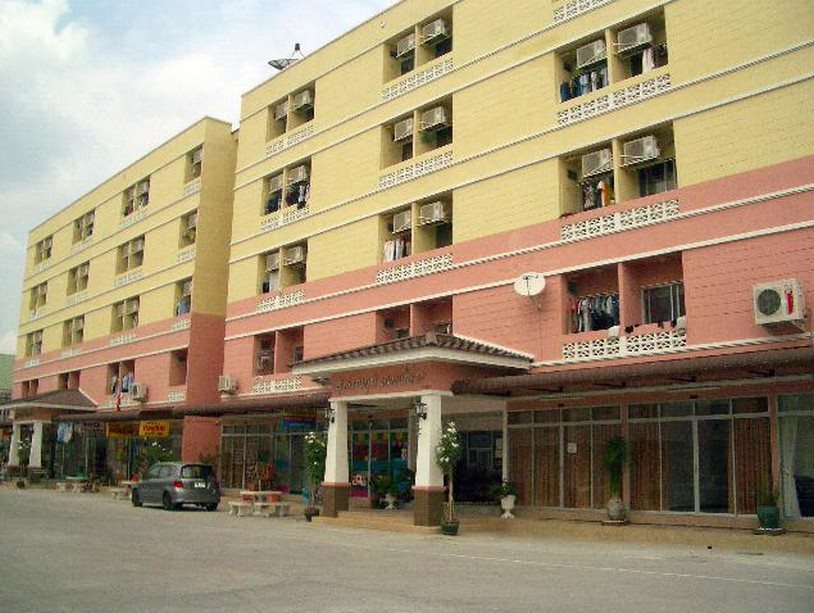 Suvarnabhumi Mansion — hotel in Min Buri