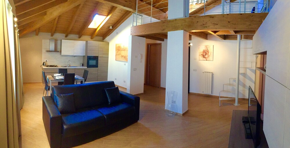 Suite Home Hotel Gavirate — Gavirate