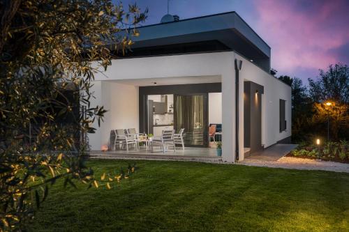 Apartment Nina & Mauro — 4-Star Luxury Hotel in Porec, Croatia