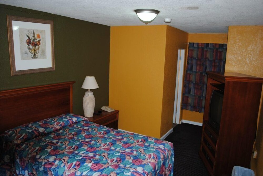 Atlantic Economy Inn - photo 9