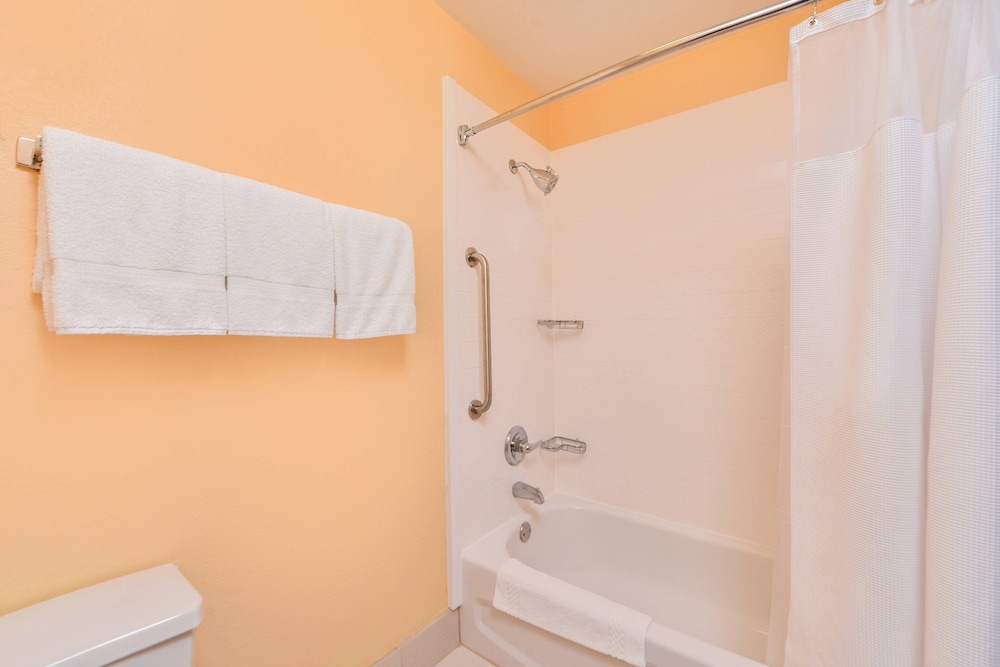 Fairfield Inn & Suites By Marriott Beaumont - photo 24