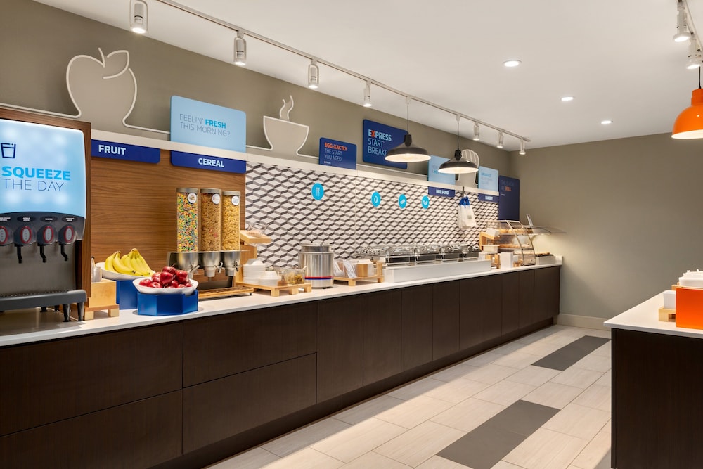 Holiday Inn Express & Suites McAlester by IHG - photo 36