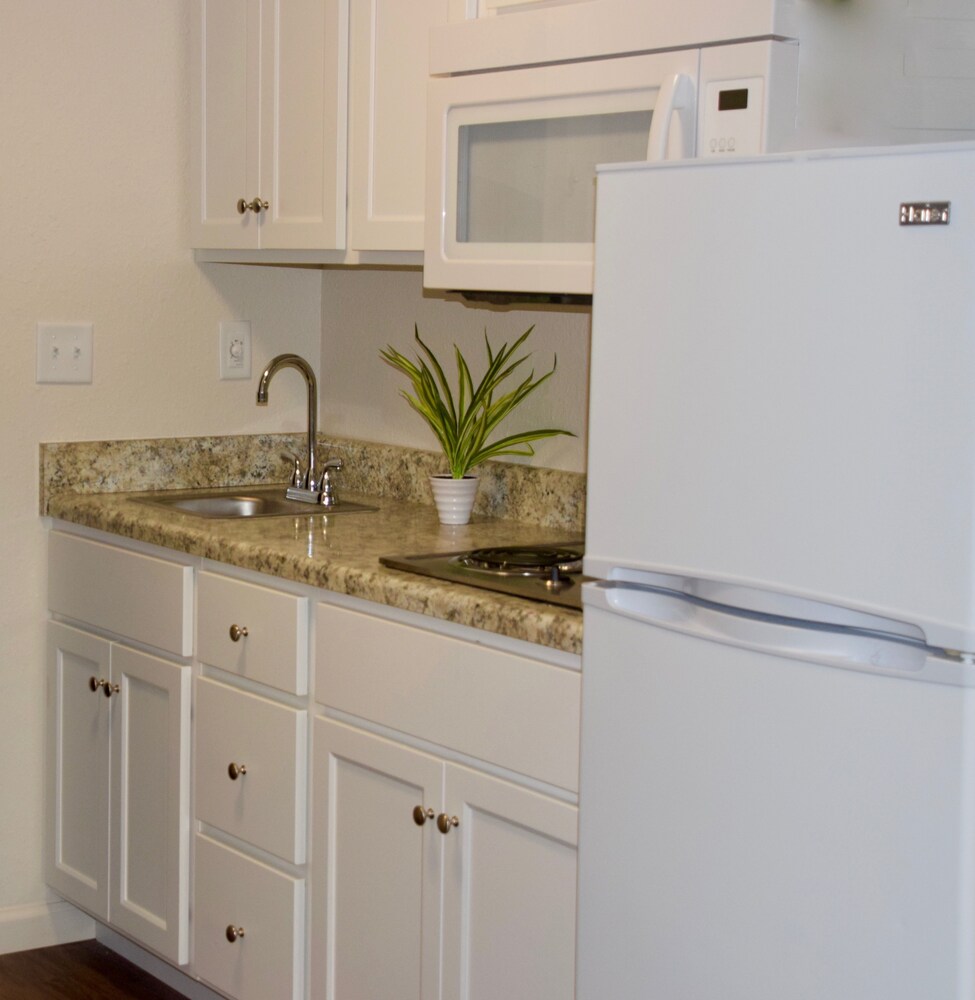 Stay Plus Extended Stay Suites - photo 22