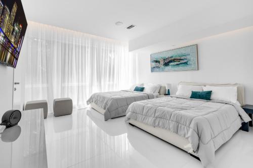 Villa Loggia Oasis Luxurious 6BD 7BA with Resort Style Pool - photo 68