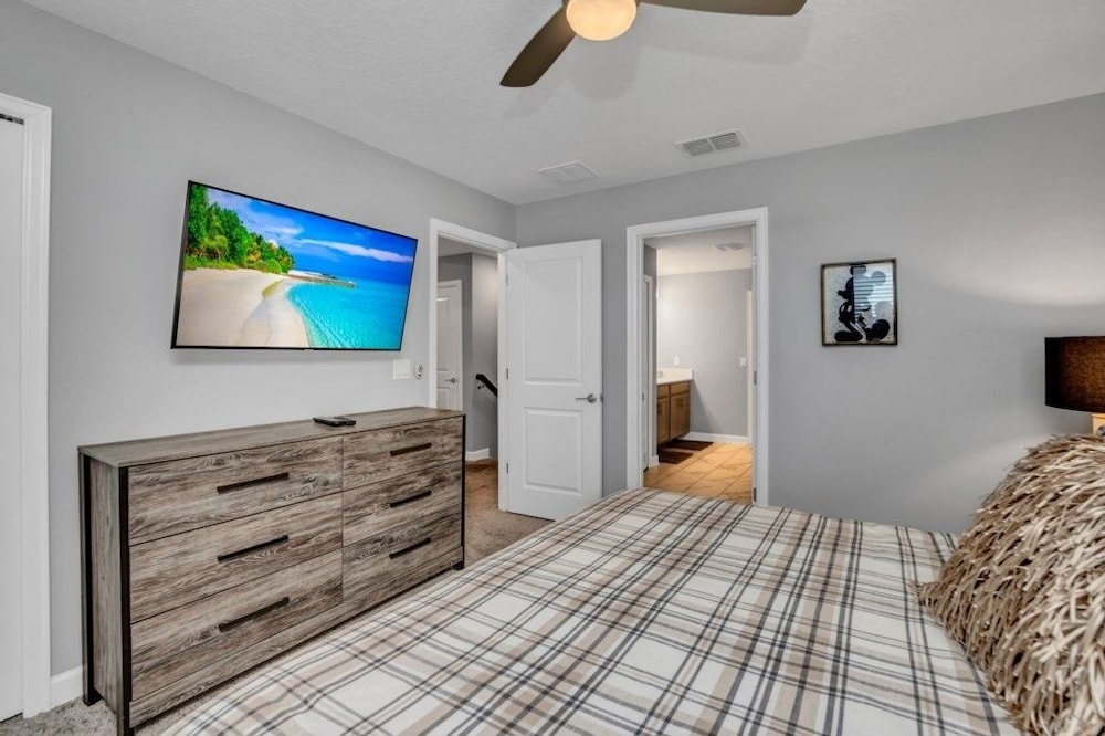 Storey Lake Resort 9 Bed Game theater Room 9 Bedroom Home by RedAwning - photo 12