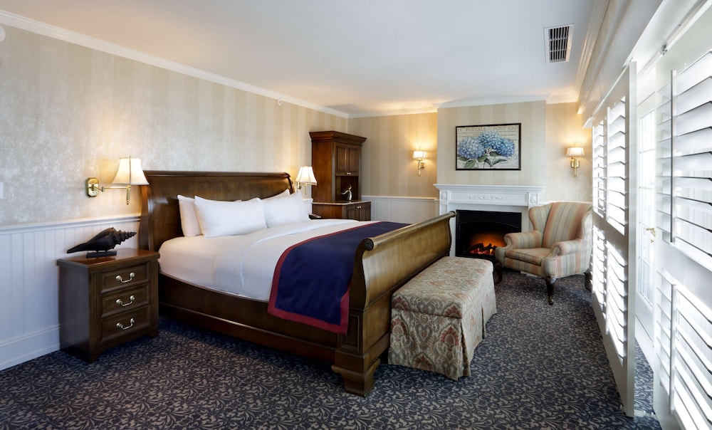 Madison Beach Hotel - photo 29