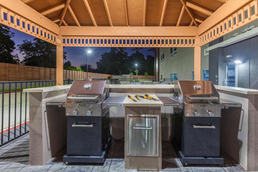 La Quinta Inn & Suites by Wyndham Houston East at Sheldon Rd - photo 33