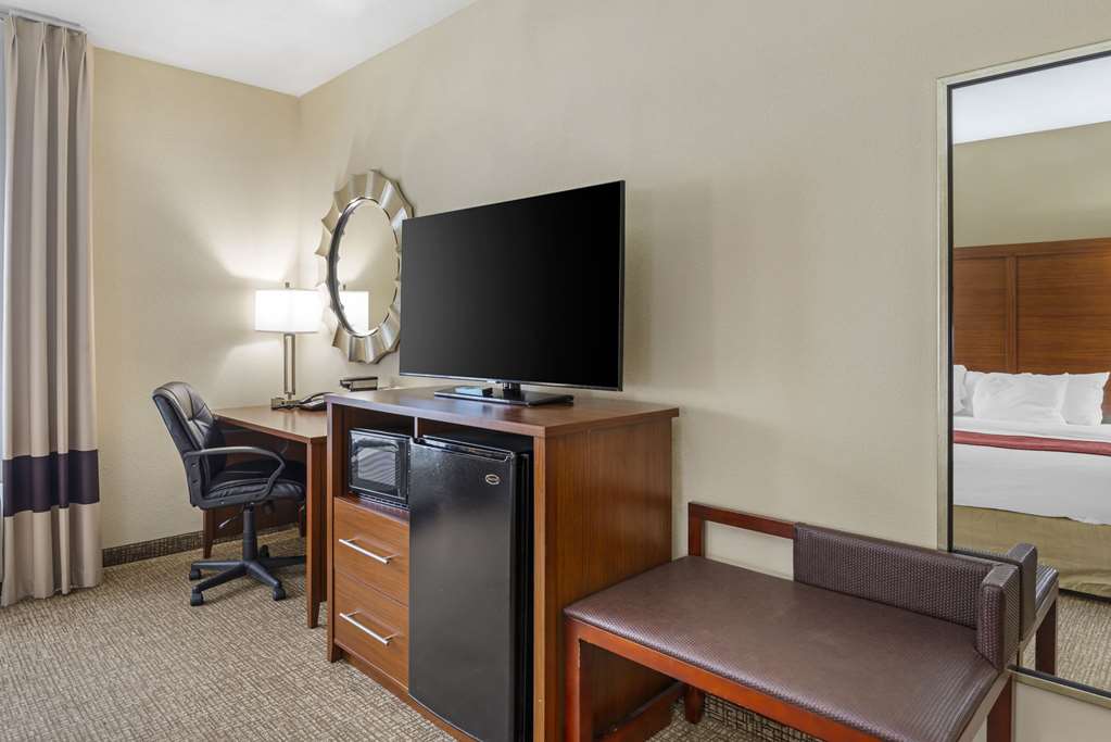 Comfort Suites At Virginia Center Commons - photo 35